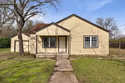 711 E Cowan Avenue, Mart, TX 76664 - Photo 1
