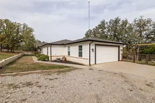 399 Wild Hill Oak Dr, Springtown, TX 76082 - Photo 3