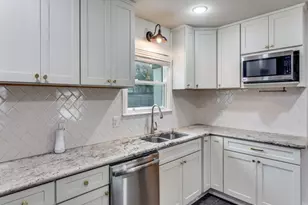 2817 Ryan Pl Dr, Fort Worth, TX 76110 - Photo 5