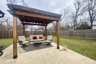 2817 Ryan Pl Dr, Fort Worth, TX 76110 - Photo 13