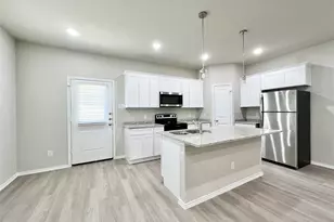 3501 E Renfro St, Burleson, TX 76028 - Photo 5