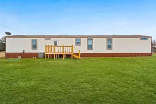 3210 Robinhood Dr, Granbury, TX 76048 - Photo 9