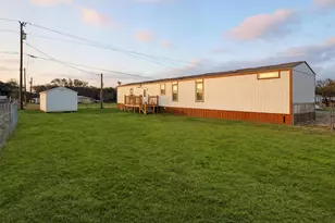 3210 Robinhood Dr, Granbury, TX 76048 - Photo 7