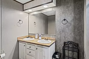 3210 Robinhood Dr, Granbury, TX 76048 - Photo 25