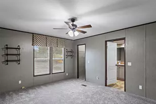 3210 Robinhood Dr, Granbury, TX 76048 - Photo 23