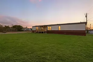 3210 Robinhood Dr, Granbury, TX 76048 - Photo 3