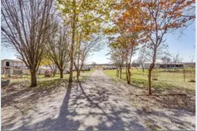 364 Wonder Drive, Springtown, TX 76082 - Photo 9