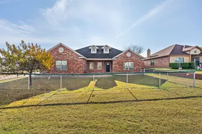 1309 W Chippewa Trail, Granbury, TX 76048 - Photo 3