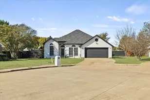 215 Parkway Ct, Rockwall, TX 75032 - Photo 1