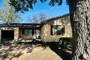 527 Aspen St, Lancaster, TX 75134 - Photo 1