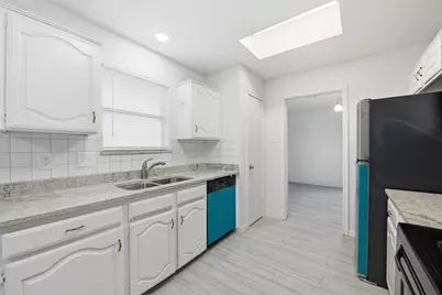 1746 Glencairn, Lewisville, TX 75067 - Photo 9