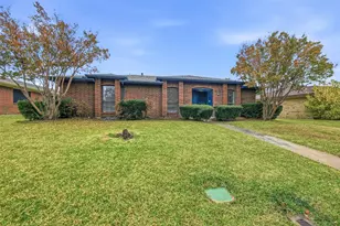 1746 Glencairn, Lewisville, TX 75067 - Photo 3