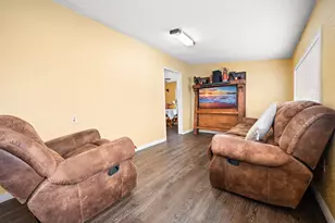 603 Eagle Dr, Eddy, TX 76524 - Photo 3