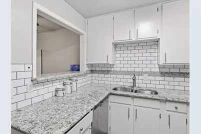 2040 Oakwood Court, Arlington, TX 76012 - Photo 9