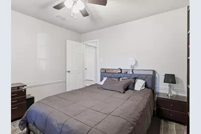 2040 Oakwood Court, Arlington, TX 76012 - Photo 13