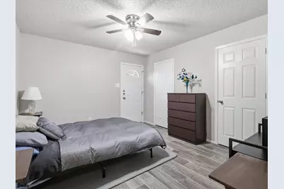 2040 Oakwood Court, Arlington, TX 76012 - Photo 15