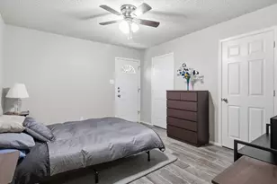 2040 Oakwood Ct, Arlington, TX 76012 - Photo 15