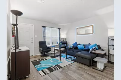 2040 Oakwood Court, Arlington, TX 76012 - Photo 5