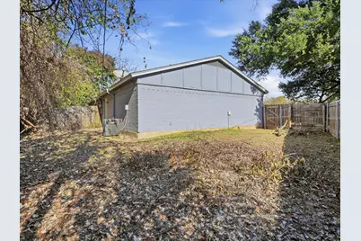 2040 Oakwood Court, Arlington, TX 76012 - Photo 17