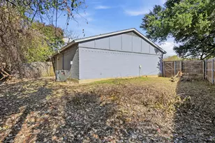 2040 Oakwood Ct, Arlington, TX 76012 - Photo 17