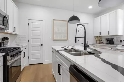 1511 S Barry Avenue, Dallas, TX 75223 - Photo 5