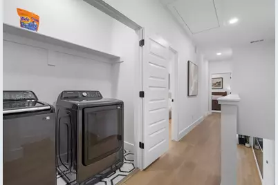 1511 S Barry Avenue, Dallas, TX 75223 - Photo 13