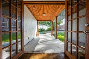 2910 S Country Club Rd, Garland, TX 75043 - Photo 27