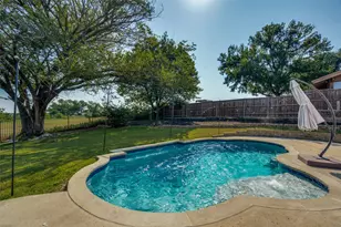 2910 S Country Club Rd, Garland, TX 75043 - Photo 29