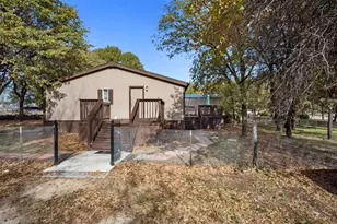 353 Prairie Ln, Azle, TX 76020 - Photo 3