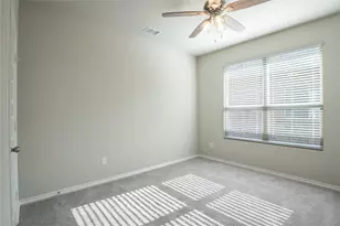 951 Hurstwood Dr, Van Alstyne, TX 75495 - Photo 7