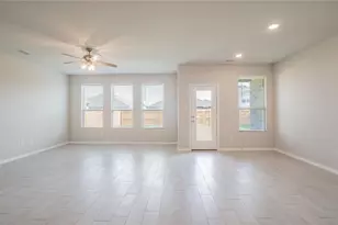 951 Hurstwood Dr, Van Alstyne, TX 75495 - Photo 11