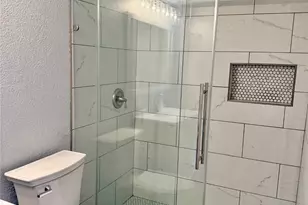 12818 Midway Rd, Dallas, TX 75244 - Photo 17