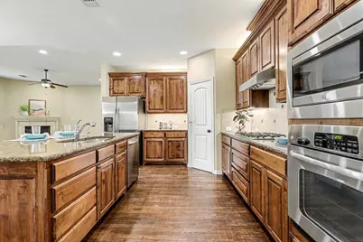 1125 Michener Way, Irving, TX 75063 - Photo 9