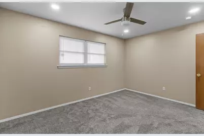 1021 Blue Lake Drive, Fort Worth, TX 76103 - Photo 17