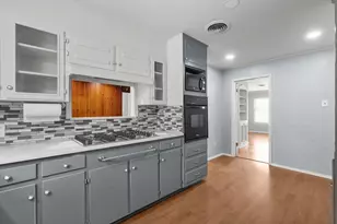 1021 Blue Lake Dr, Fort Worth, TX 76103 - Photo 21