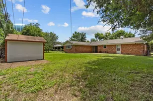 1021 Blue Lake Dr, Fort Worth, TX 76103 - Photo 27