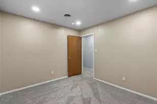 1021 Blue Lake Dr, Fort Worth, TX 76103 - Photo 13