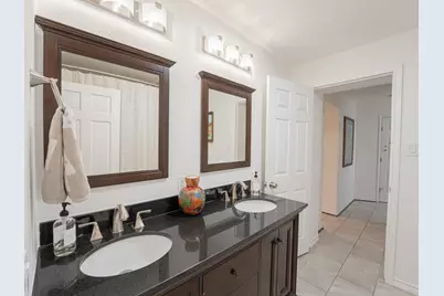 5104 Maple Springs Boulevard, Dallas, TX 75235 - Photo 13