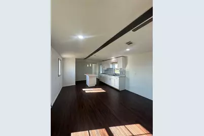 211 Alton, Ennis, TX 75119 - Photo 3