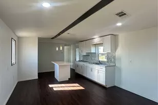 211 Alton, Ennis, TX 75119 - Photo 3