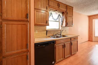 6640 Fair Oaks Drive, Watauga, TX 76148 - Photo 17