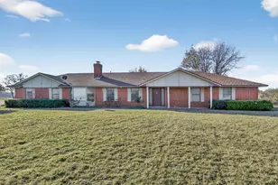 1055 Harmony Cir, Weatherford, TX 76087 - Photo 3