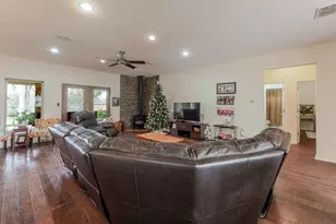 1085 Walking Horse Dr, Stephenville, TX 76401 - Photo 5