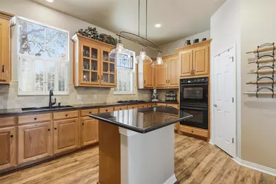 812 Lake View Court E, Crowley, TX 76036 - Photo 3