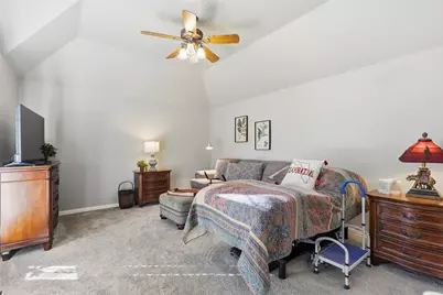 812 Lake View Court E, Crowley, TX 76036 - Photo 15