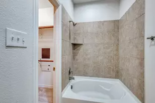 950 Henderson St, Fort Worth, TX 76102 - Photo 9