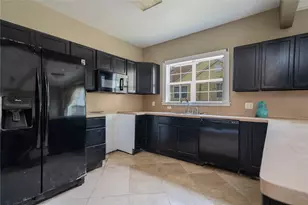 301 Thompson St, Kilgore, TX 75662 - Photo 11