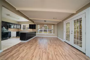 301 Thompson St, Kilgore, TX 75662 - Photo 9