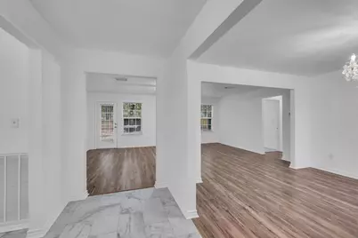 4818 Blue Water Circle, Granbury, TX 76049 - Photo 5