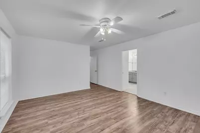 4818 Blue Water Circle, Granbury, TX 76049 - Photo 13